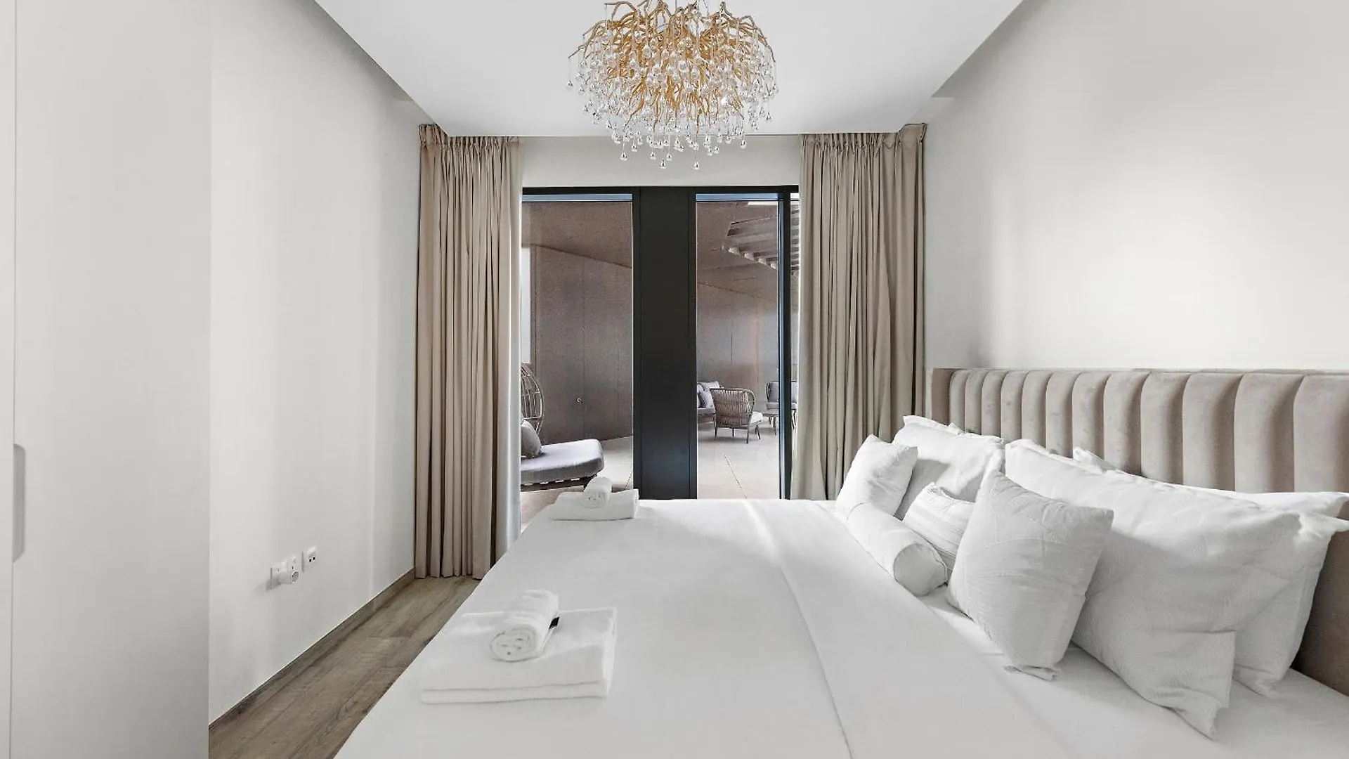 Vayk - Stylish Brand New 1 Bd With Terrace In Business Bay Apartment Dubai